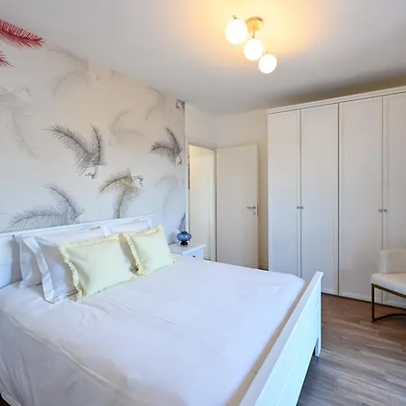 Apartmán Lora Luxury 6 Free Private Parking, Self Check In *