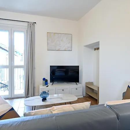 Апартаменты Residence Lora, Luxury Suite 6 ,Free Private Parking