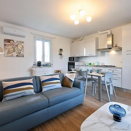 Lora Como Residence, Luxury Suite 6 ,Free Private Parking, Self Check In *