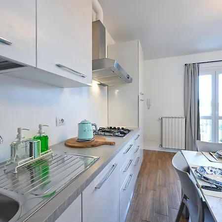 Lägenhet Lora Luxury 6 ,free Private Parking, Self Check In *