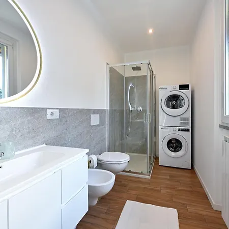 Lora Luxury 6 ,free Private Parking, Self Check In Como