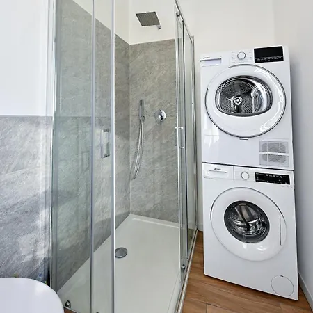 Lora Luxury 6 ,free Private Parking, Self Check In Lägenhet *