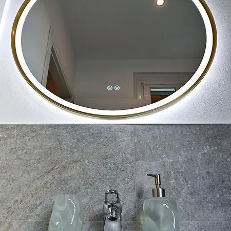 Lora Luxury 6 ,free Private Parking, Self Check In