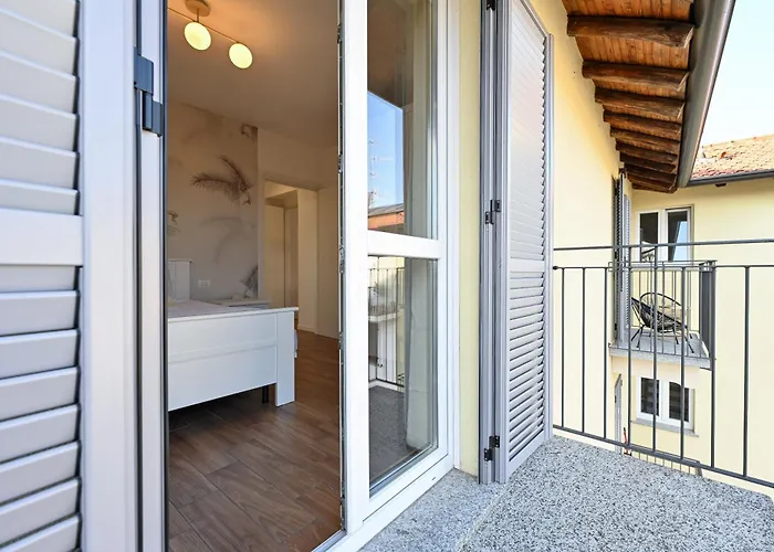 Lora Luxury 6 Free Private Parking, Self Check In Apartmán Como