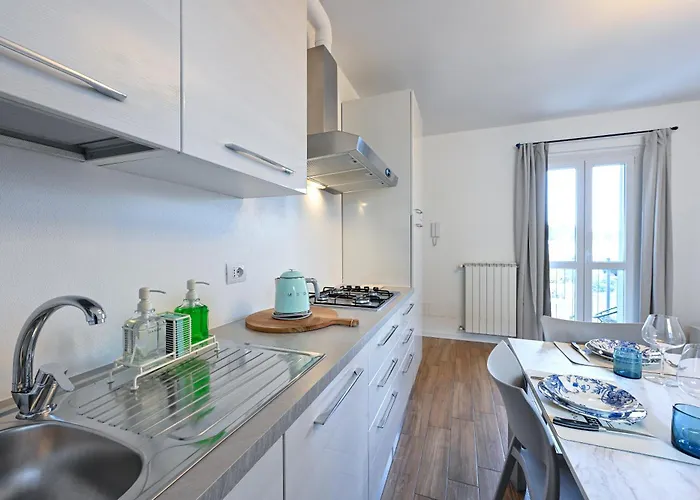 Apartmán Lora Luxury 6 Free Private Parking, Self Check In *
